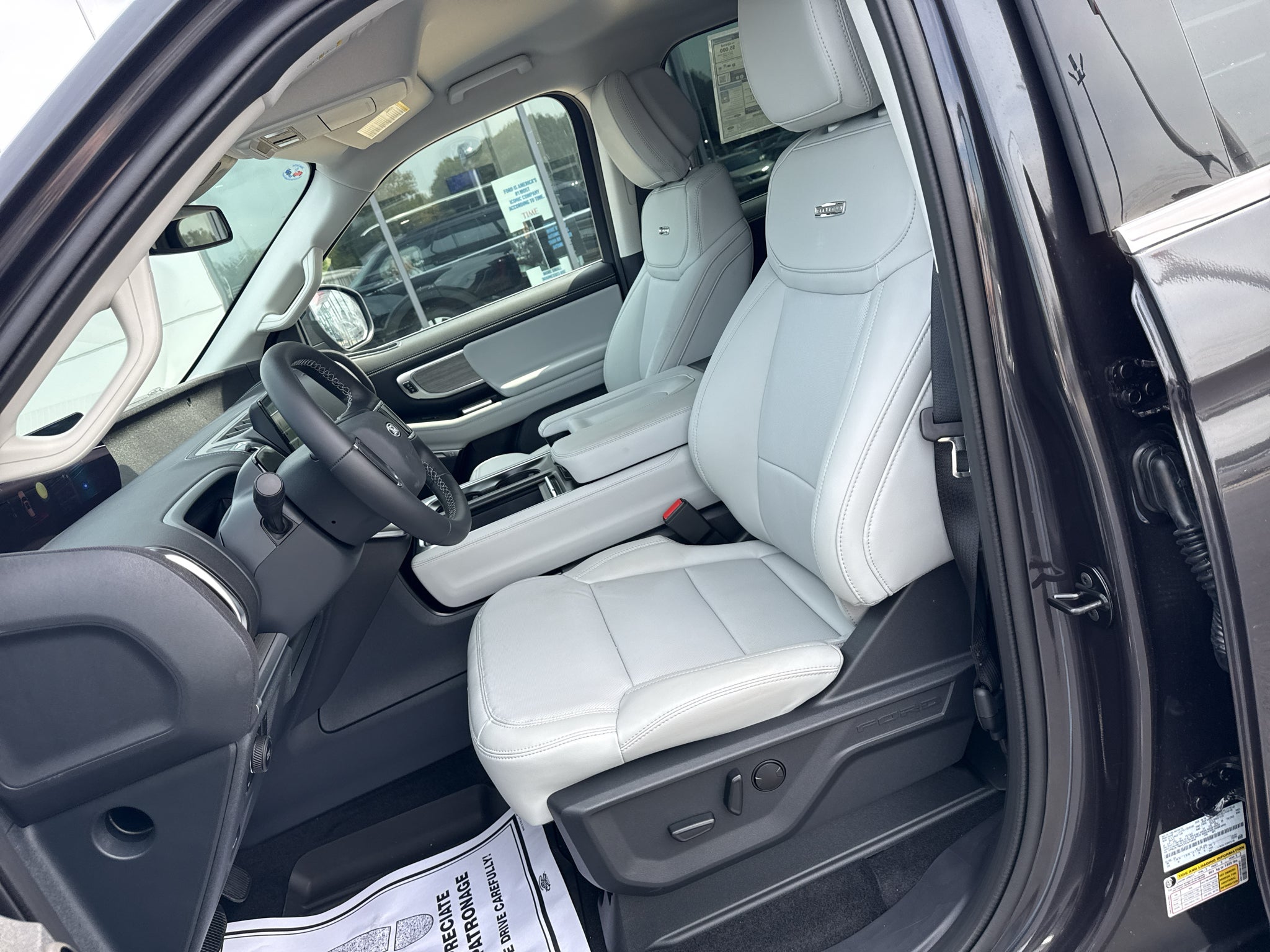 2027 Ford Expedition MAX Platinum