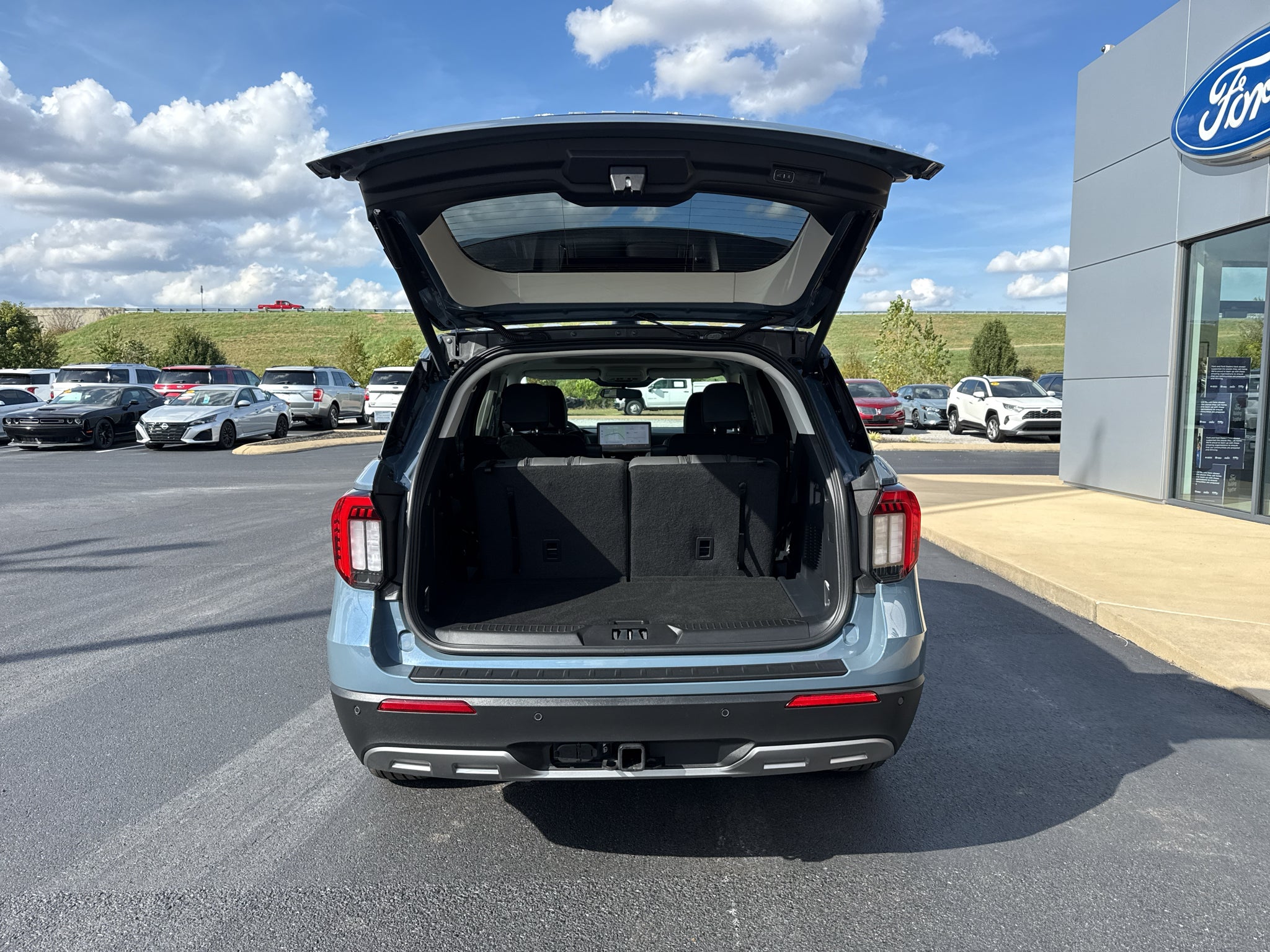 2026 Ford Explorer Active w/200A Pkg