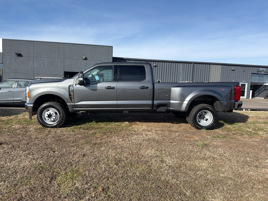2026 Ford F-350 XLT