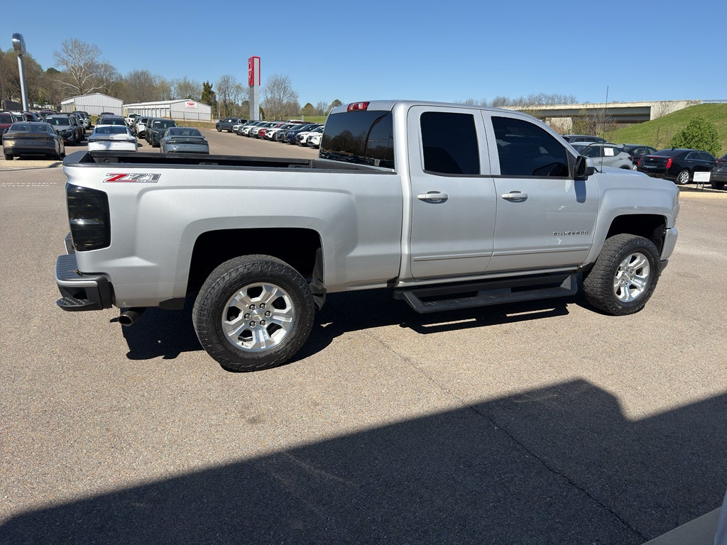 2017 Chevrolet Silverado LT