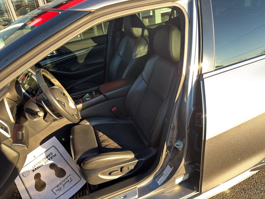 2020 Nissan Maxima SR