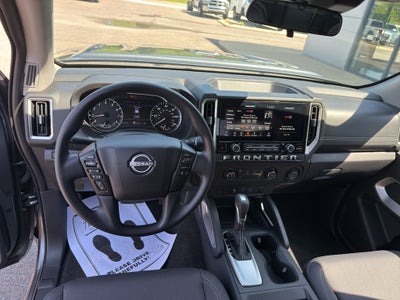 2025 Nissan Frontier SV