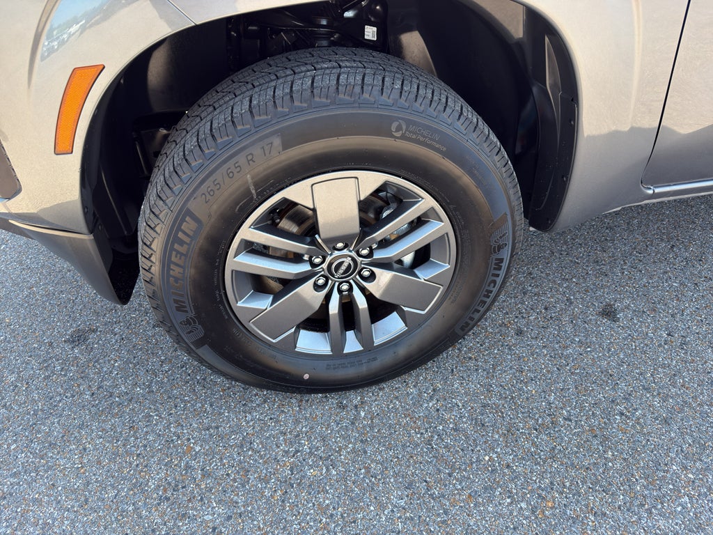2025 Nissan Frontier SV