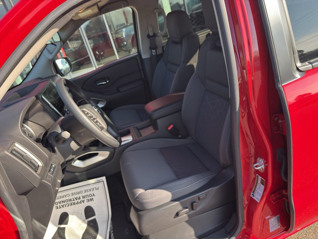 2025 Nissan Frontier SV