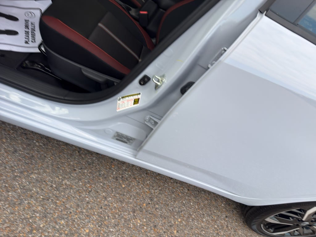 2025 Nissan Versa SR