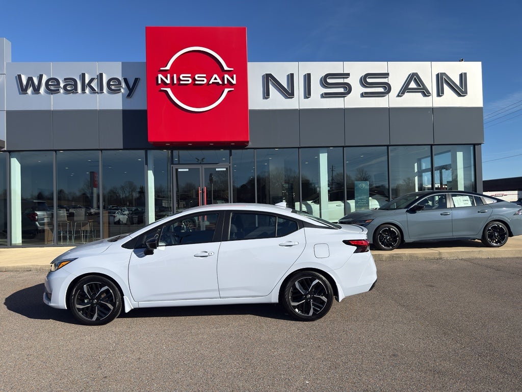 2025 Nissan Versa SR