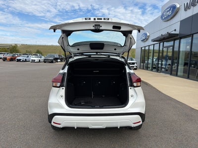 2024 Nissan Kicks SR