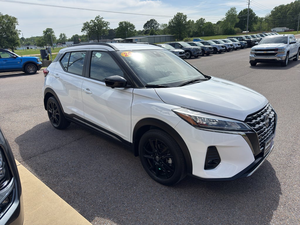 2024 Nissan Kicks SR