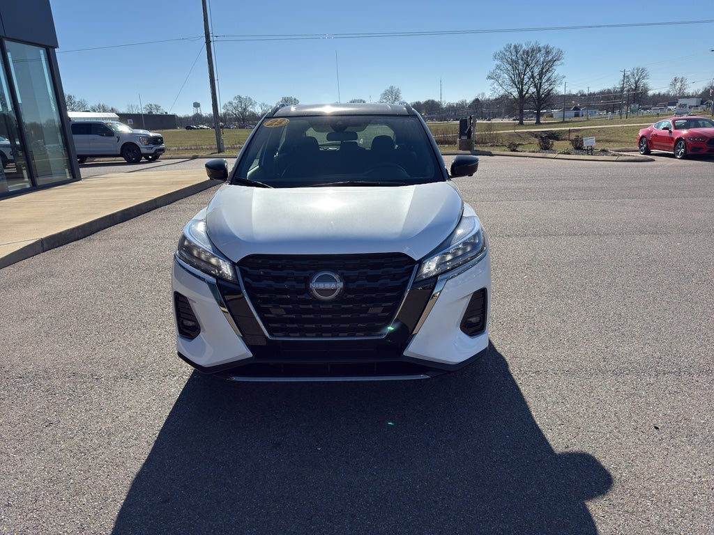 2023 Nissan Kicks SR