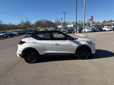 2023 Nissan Kicks SR