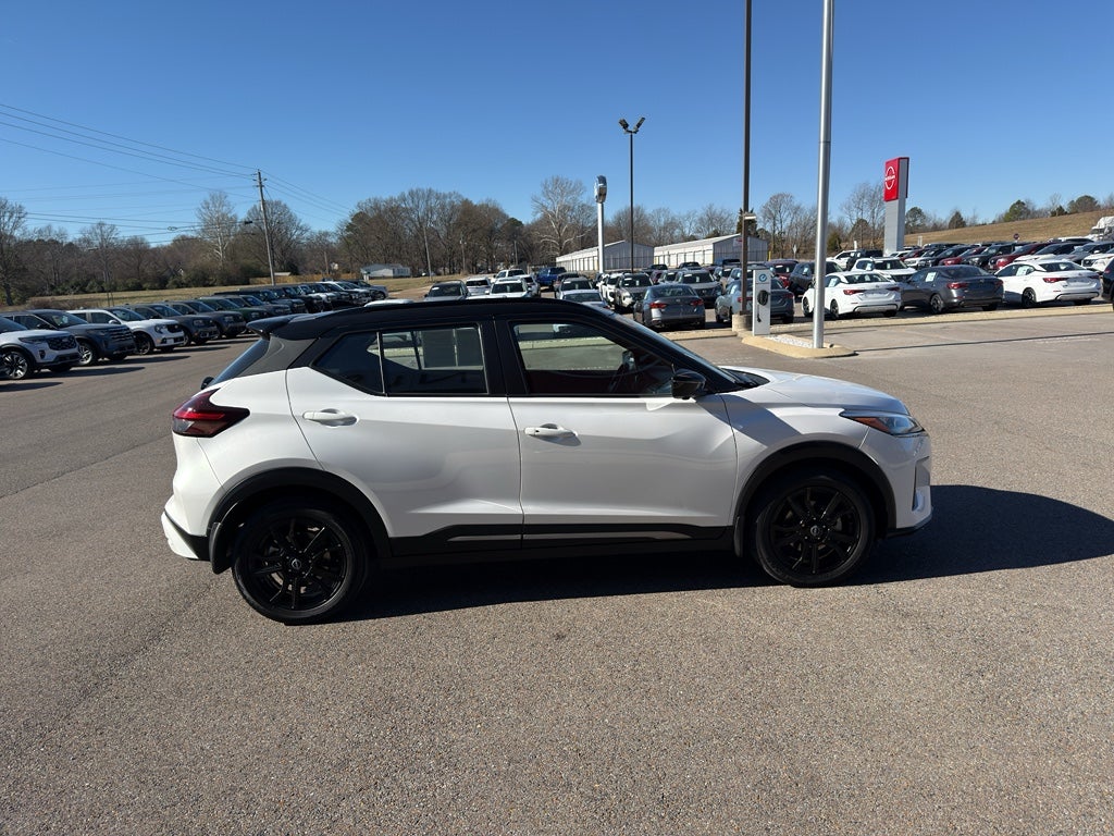 2023 Nissan Kicks SR