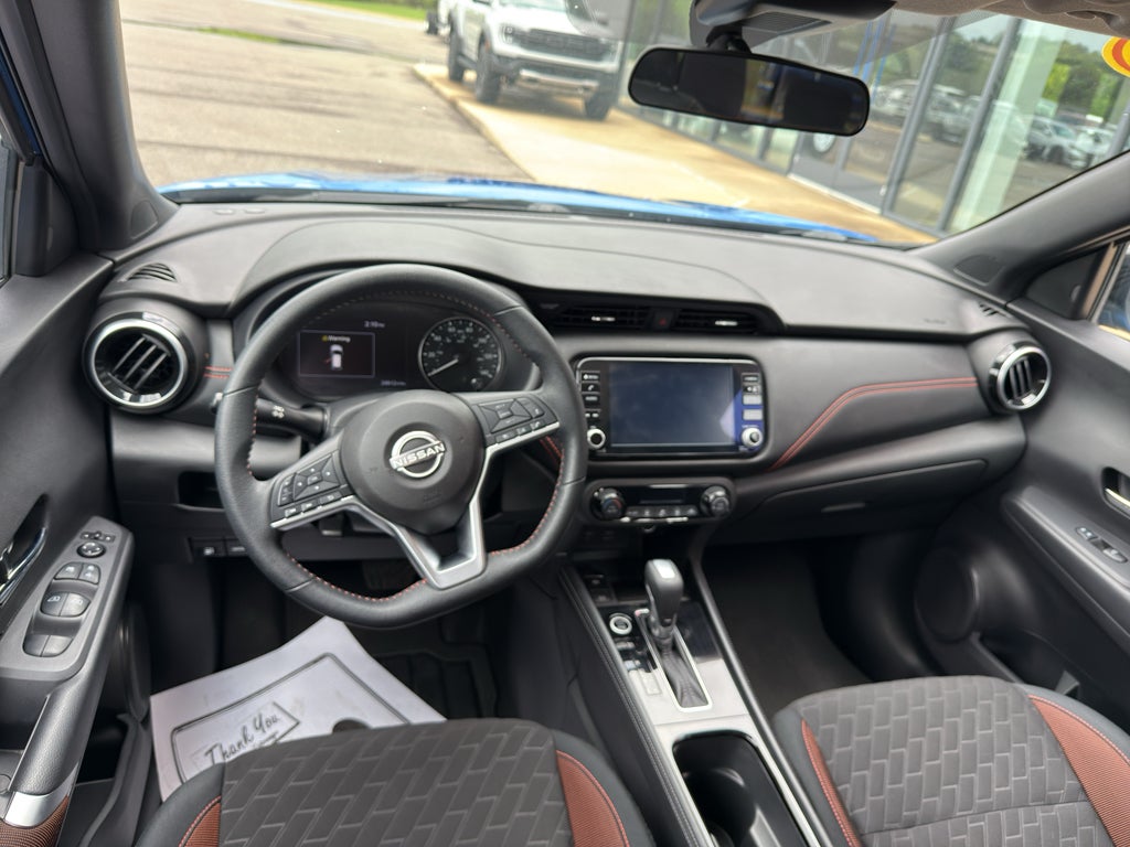 2023 Nissan Kicks SR