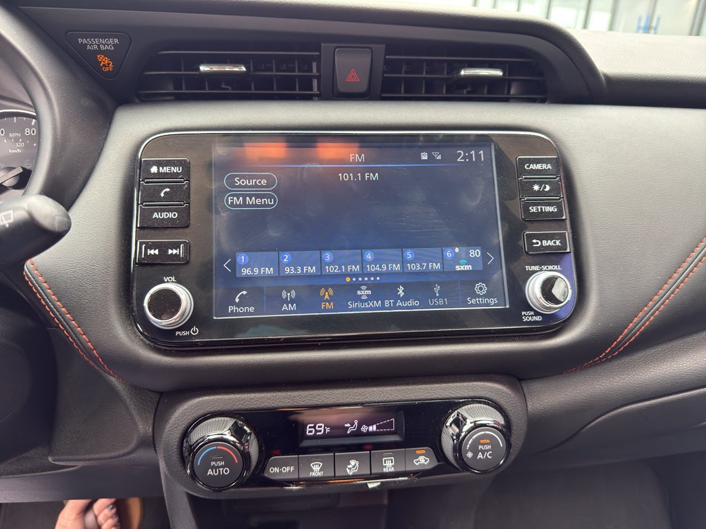 2023 Nissan Kicks SR