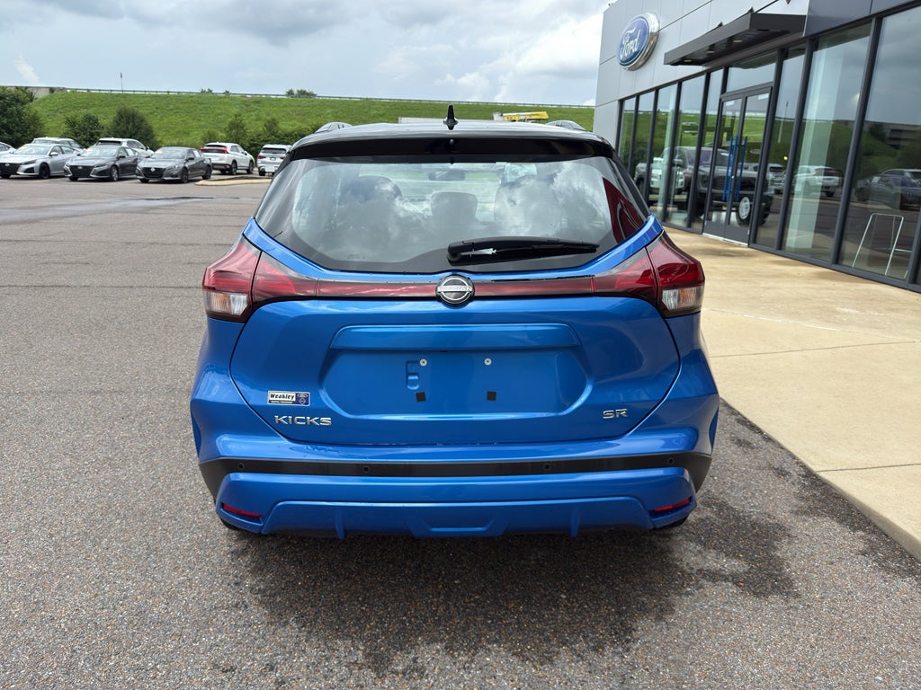2023 Nissan Kicks SR