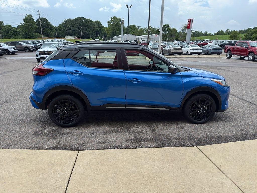 2023 Nissan Kicks SR