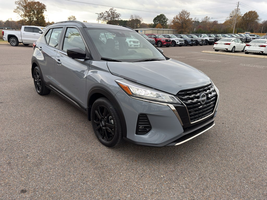 2024 Nissan Kicks SR