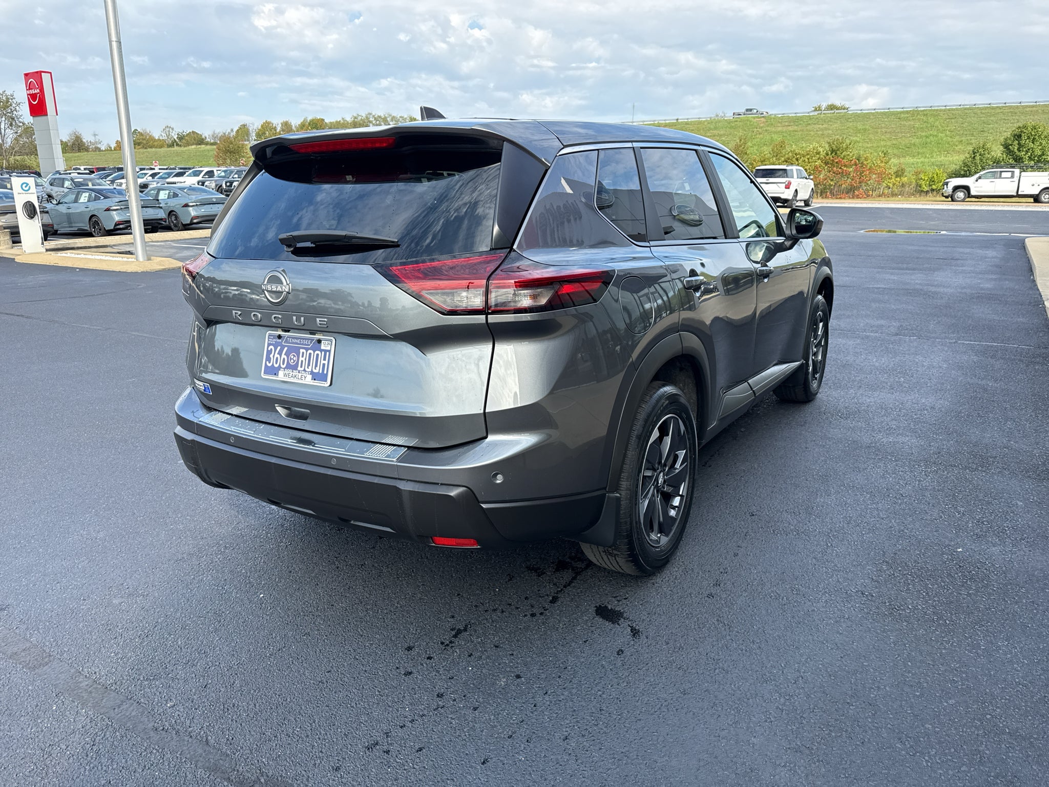 2026 Nissan Rogue SV