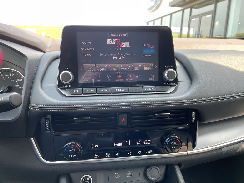 2022 Nissan Rogue SV