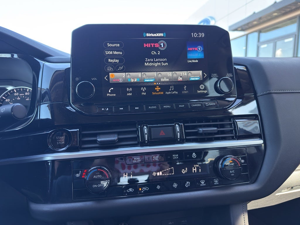 2025 Nissan Pathfinder SL