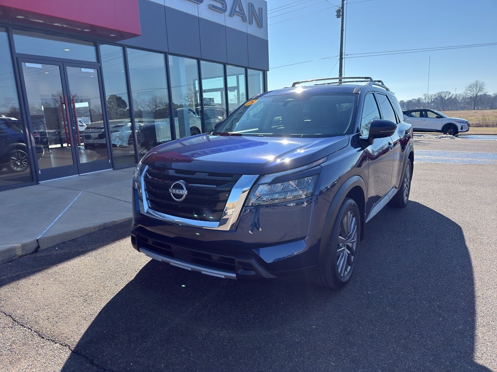 2025 Nissan Pathfinder SL