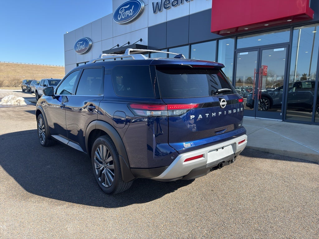 2025 Nissan Pathfinder SL