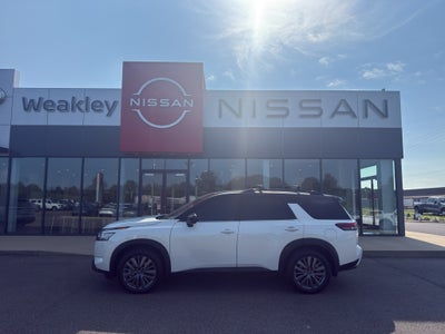 2024 Nissan Pathfinder SL