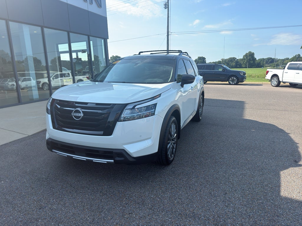 2024 Nissan Pathfinder SL