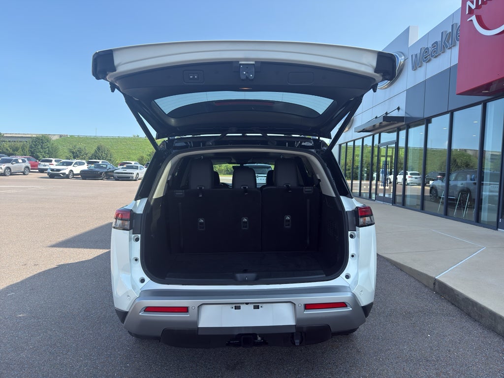 2024 Nissan Pathfinder SL