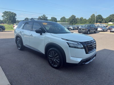 2024 Nissan Pathfinder SL