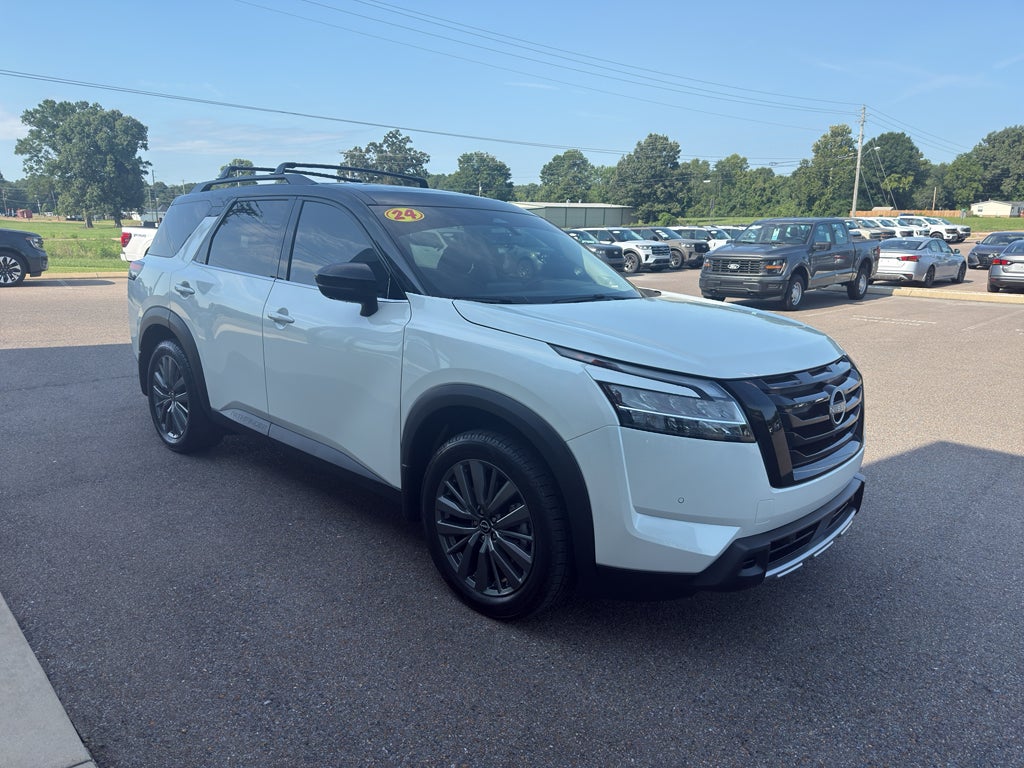2024 Nissan Pathfinder SL