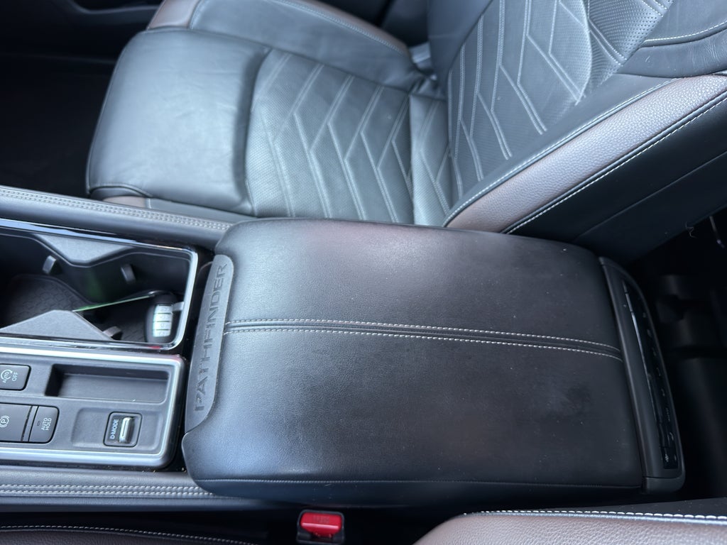 2022 Nissan Pathfinder Platinum