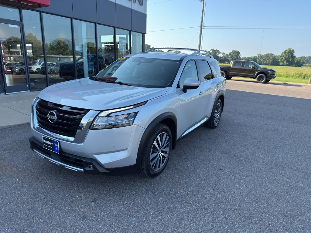 2022 Nissan Pathfinder Platinum