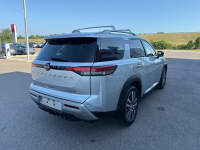 2022 Nissan Pathfinder Platinum