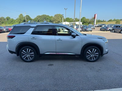 2022 Nissan Pathfinder Platinum