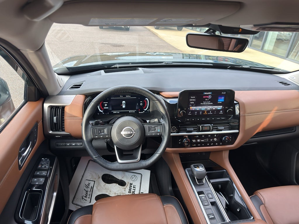 2024 Nissan Pathfinder Platinum